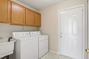 7492 Green Meadow Ln, Canton, MI 48187 - Photo 19