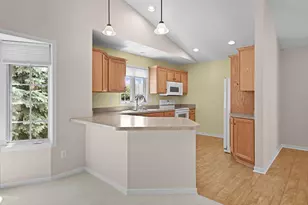 475 Timberlake Dr E, Holland, MI 49424 - Photo 15