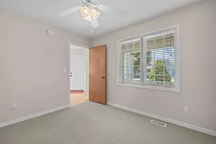 475 Timberlake Dr E, Holland, MI 49424 - Photo 7