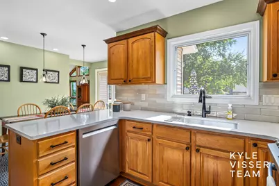 2032 Edgewood Avenue SE, Grand Rapids, MI 49546 - Photo 9