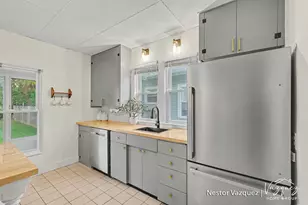 234 Knapp St NE, Grand Rapids, MI 49505 - Photo 11