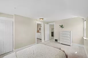 234 Knapp St NE, Grand Rapids, MI 49505 - Photo 17