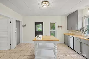 234 Knapp St NE, Grand Rapids, MI 49505 - Photo 9