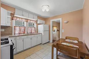 318 Whitcomb St, Kalamazoo, MI 49001 - Photo 11