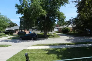 4318 Adams Cir, Wayne, MI 48184 - Photo 3