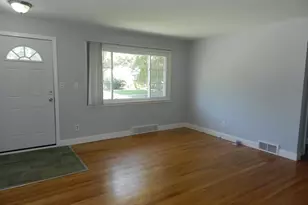 4318 Adams Cir, Wayne, MI 48184 - Photo 5