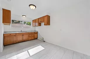 8417 Colonial St, Dearborn Heights, MI 48127 - Photo 3