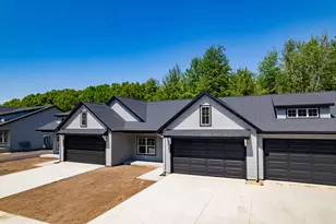 17426 Ridge Ave, Ferrysburg, MI 49409 - Photo 3