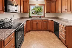 43739 Verdun Ct, Canton, MI 48188 - Photo 5