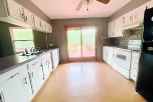1806 Barr St, Hillsdale, MI 49242 - Photo 5