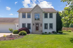 47679 Woodfield Cir, Mattawan, MI 49071 - Photo 3