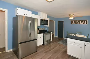12867 Chapman St, Vicksburg, MI 49097 - Photo 9