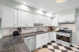 941 Newport Rd, Ann Arbor, MI 48103 - Photo 9