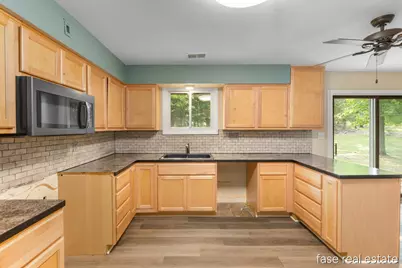 7676 Courtland Drive NE, Rockford, MI 49341 - Photo 9