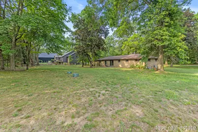 7676 Courtland Drive NE, Rockford, MI 49341 - Photo 17