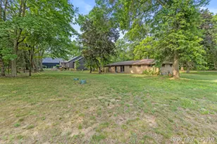 7676 Courtland Dr NE, Rockford, MI 49341 - Photo 17