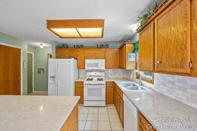 1472 Caprice Drive, Jenison, MI 49428 - Photo 17