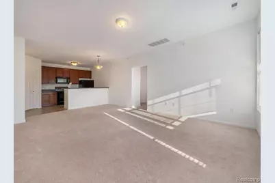 964 W Summerfield Glen Circle #96, Ann Arbor, MI 48103 - Photo 5