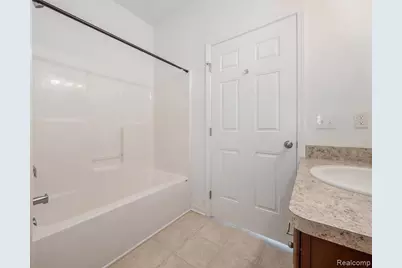 964 W Summerfield Glen Circle #96, Ann Arbor, MI 48103 - Photo 13