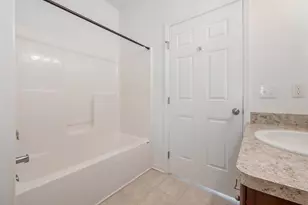 964 W Summerfield Gln Cir, Ann Arbor, MI 48103 - Photo 13