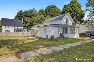 721 Pearl St, Belding, MI 48809 - Photo 3