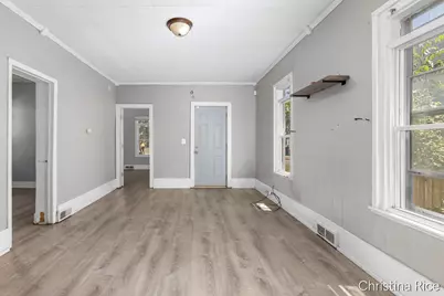 927 Davis Avenue NW, Grand Rapids, MI 49504 - Photo 9