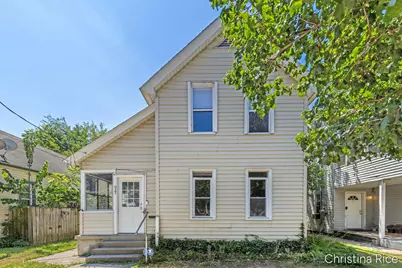 927 Davis Avenue NW, Grand Rapids, MI 49504 - Photo 1