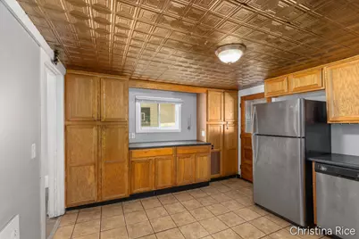 927 Davis Avenue NW, Grand Rapids, MI 49504 - Photo 11
