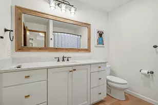 114 Sandy Point Dr, Holland, MI 49424 - Photo 17