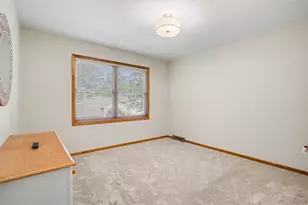 114 Sandy Point Dr, Holland, MI 49424 - Photo 15