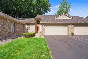 114 Sandy Point Dr, Holland, MI 49424 - Photo 3