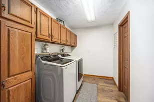 2189 W Vermontville Hwy, Charlotte, MI 48813 - Photo 25