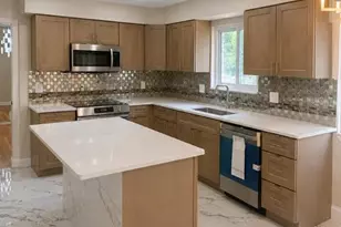 29310 Prestwick St, Southfield, MI 48076 - Photo 3