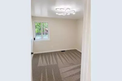 29310 Prestwick Street, Southfield, MI 48076 - Photo 9