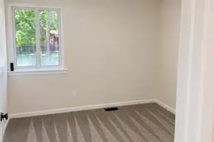 29310 Prestwick St, Southfield, MI 48076 - Photo 9