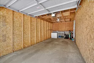 609 Curzon Ct, Howell, MI 48843 - Photo 35
