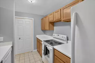 609 Curzon Ct, Howell, MI 48843 - Photo 11