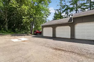 609 Curzon Ct, Howell, MI 48843 - Photo 43