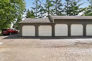 609 Curzon Ct, Howell, MI 48843 - Photo 43