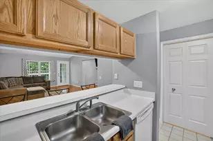609 Curzon Ct, Howell, MI 48843 - Photo 9