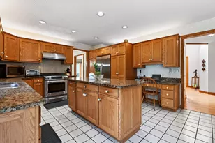 1327 Mulberry Ln, Saint Joseph, MI 49085 - Photo 11