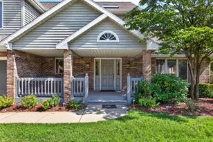 1327 Mulberry Ln, Saint Joseph, MI 49085 - Photo 3