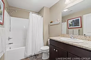 11565 S Lake Dr, Holland, MI 49424 - Photo 37