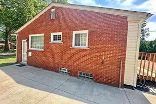19533 Hardy St, Livonia, MI 48152 - Photo 3
