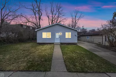 946 Fairview Avenue, Pontiac, MI 48340 - Photo 1