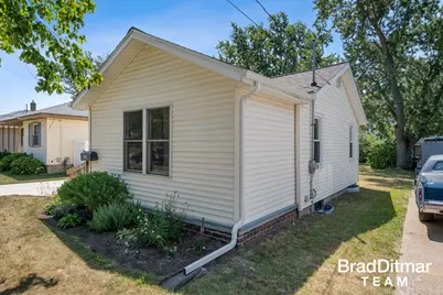 818 Bryant Street SW, Wyoming, MI 49509 - Photo 9