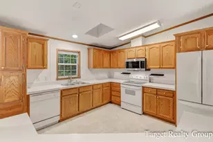 2568 Hoover St, Casnovia, MI 49318 - Photo 11