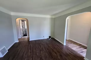 26431 Sunningdale Dr, Inkster, MI 48141 - Photo 9