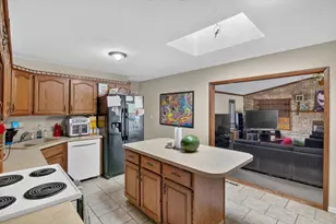 3015 John Glenn Dr, Jackson, MI 49201 - Photo 9