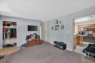 3015 John Glenn Dr, Jackson, MI 49201 - Photo 15